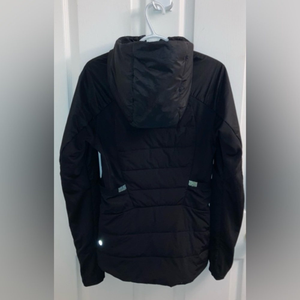 Lululemon down for it all jacket black like new sz 10 - Picture 7 of 8